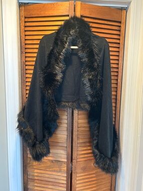 Black Faux Fur Trim Poncho Shrug Shawl